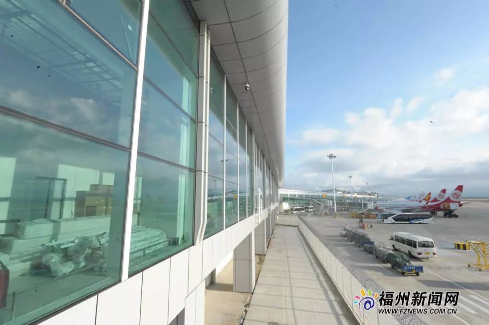 坐飞机有新体验啦!福州机场扩能航站楼工程国内出发候机厅投用