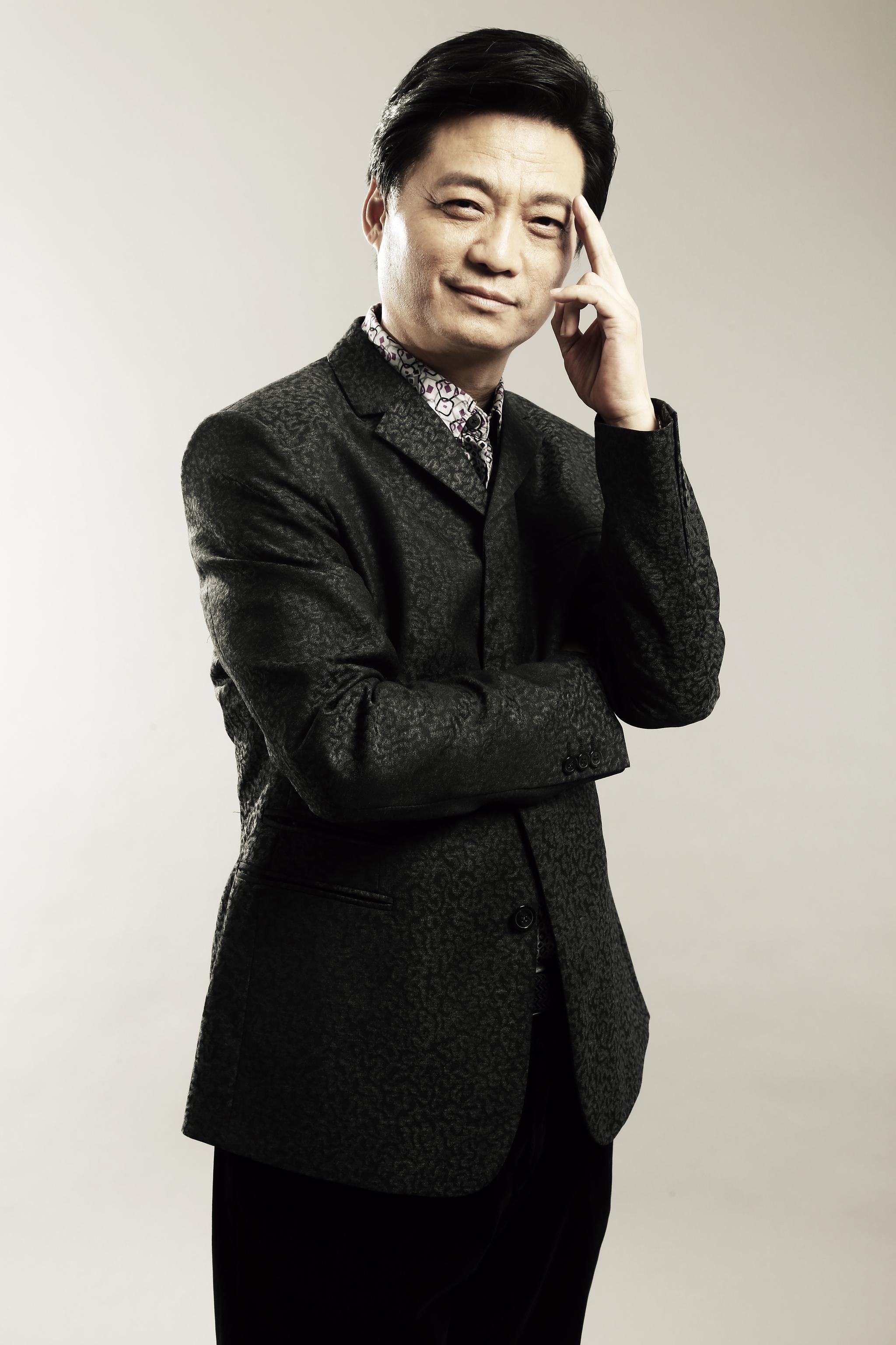 崔永元十余年后出新书有话说这世上的疯子不多