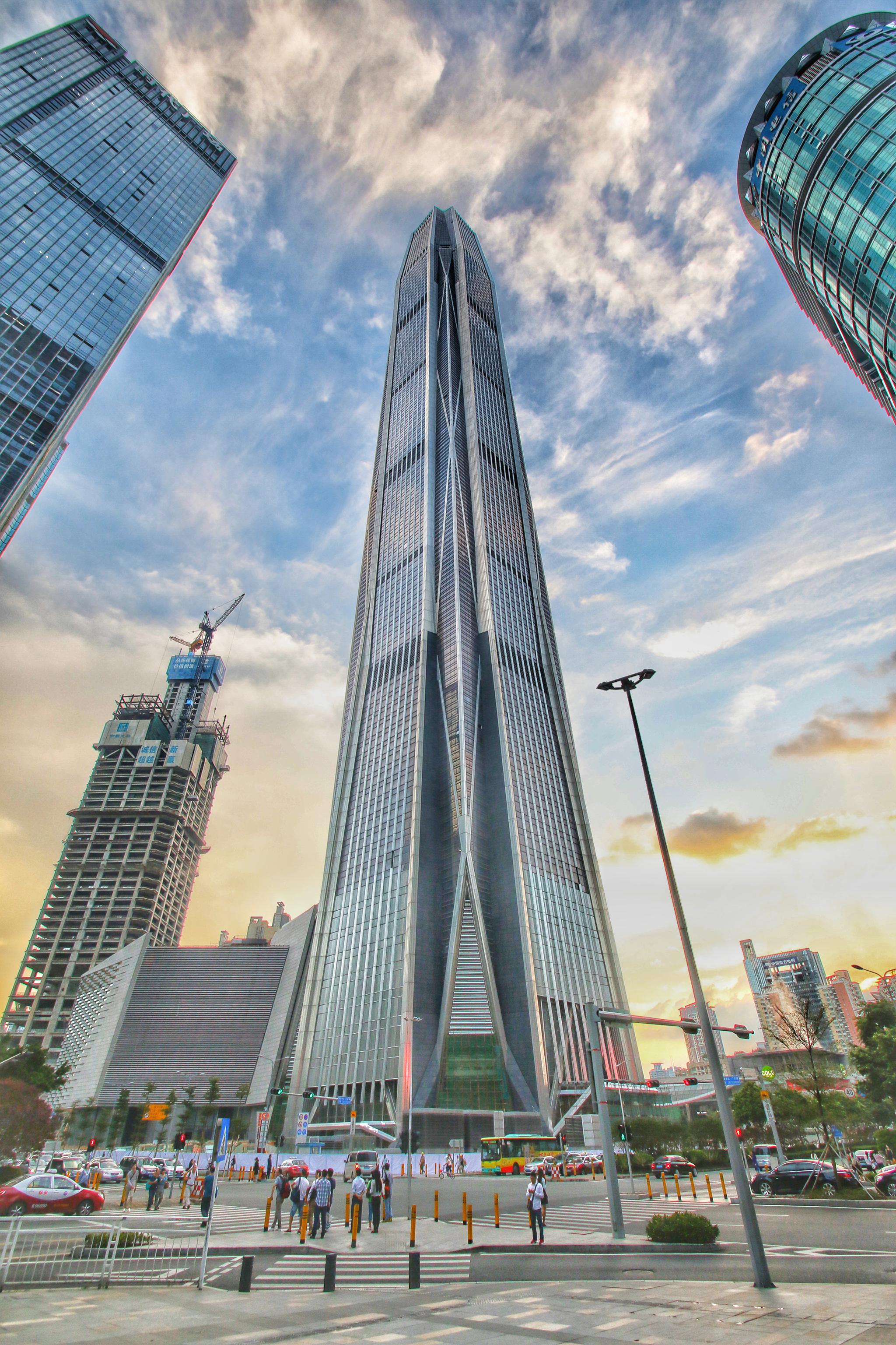 中国平安平衡术抢跑与跟随