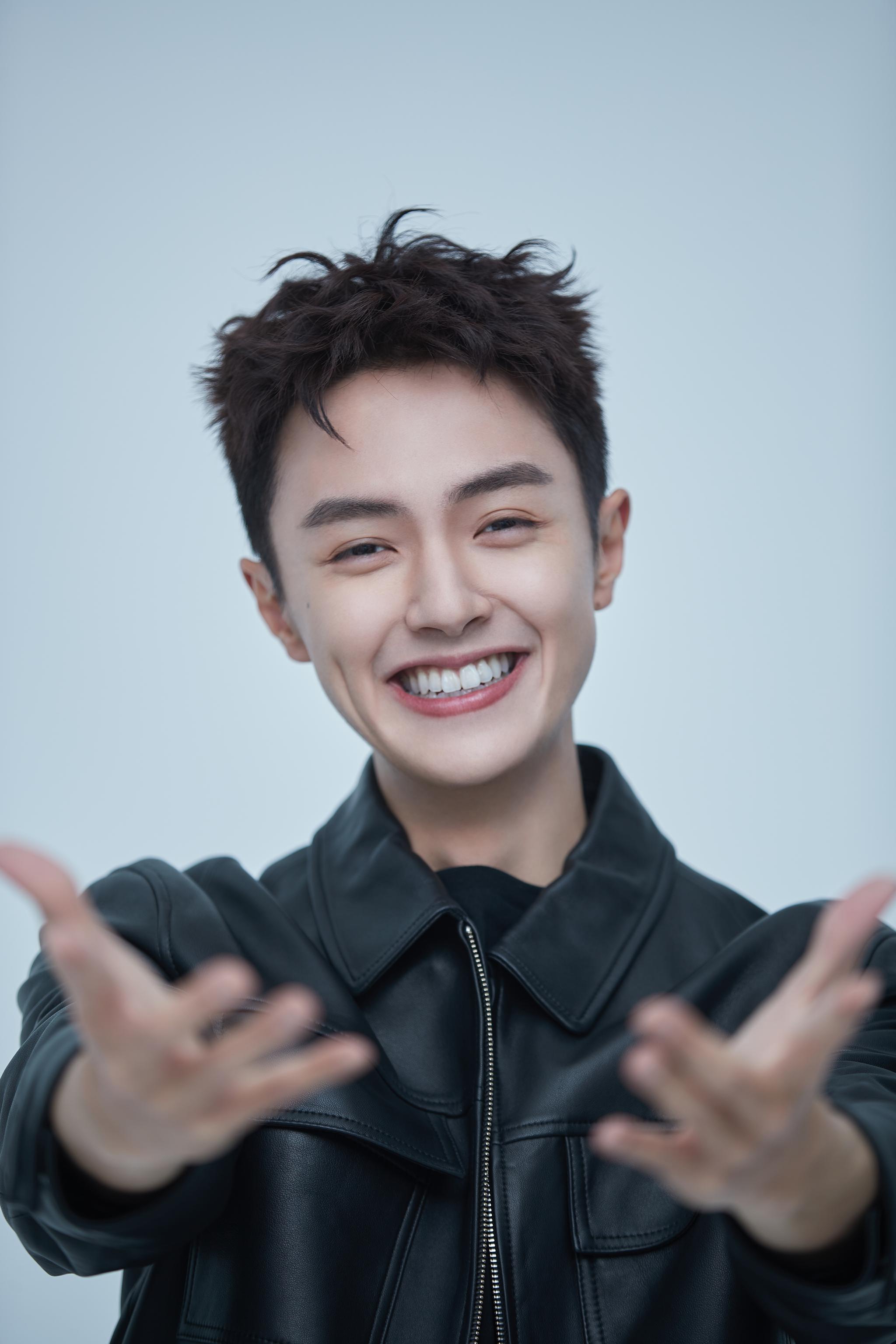 正文  当年走在大街上被知名制作人柴智屏挖掘出道,一部新版《流星