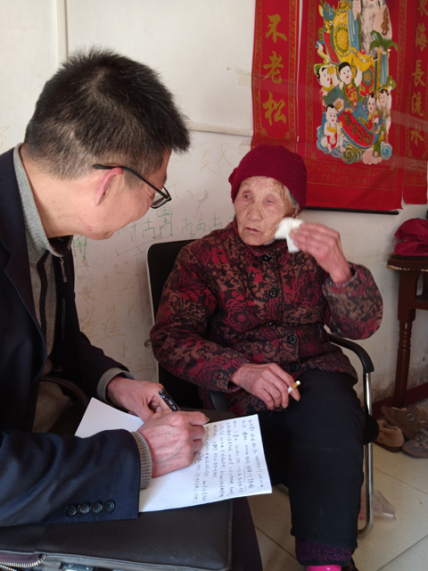 张家良烈士94岁的妹妹张家芳回忆哥哥被害经过今天,在南京六合区桂子