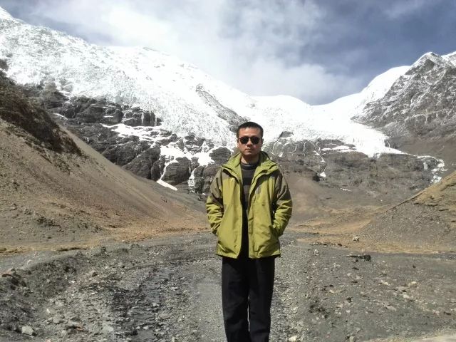 领跑人物吴瑞赛场上有温度的移动计时器