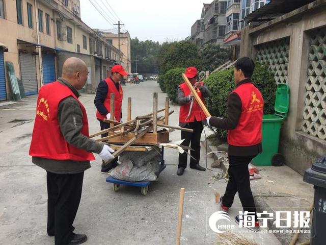 海宁开展第四个文明创建服务日活动,志愿者齐