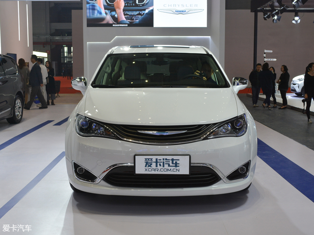 克莱斯勒大捷龙phev上市 售52.69万元