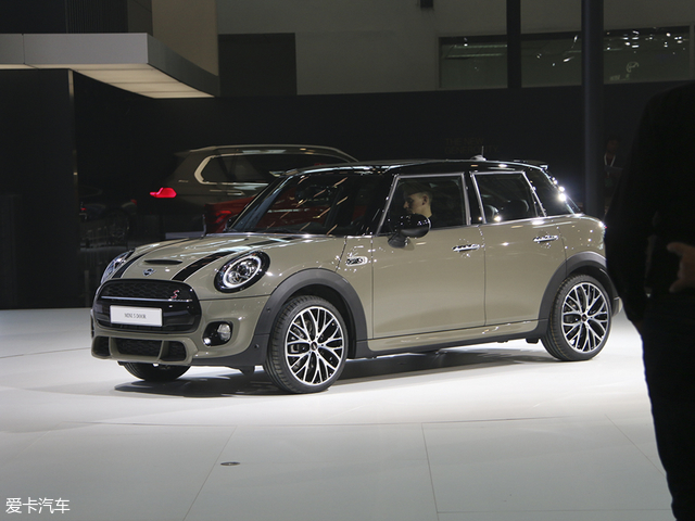 本文算读完一半在第十五届北京车展上,新款五门版mini车型正式发布