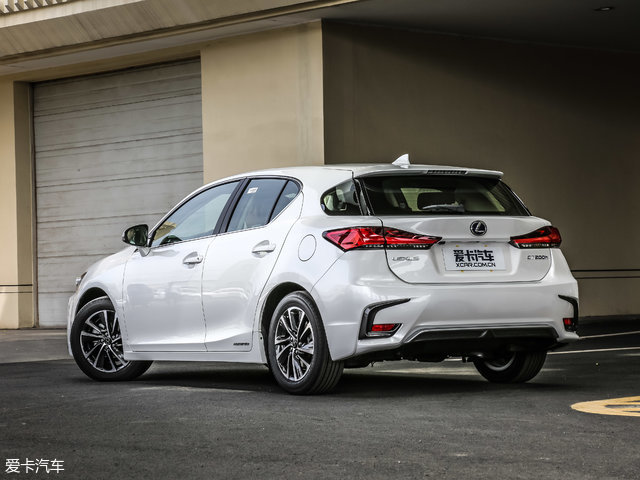 雷克萨斯ct200h限量版上市 售26.70万元