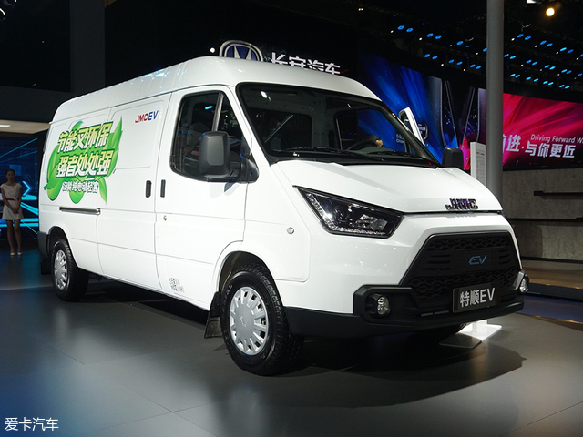 成都车展江铃全新特顺ev车型正式亮相