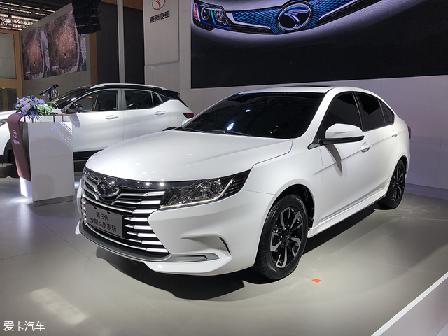 2018成都车展:东南全新轿车a5正式亮相-新浪汽车