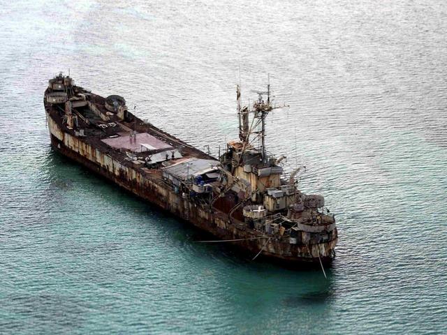 菲律宾搁浅南海军舰拖回细节:耗费近10小时