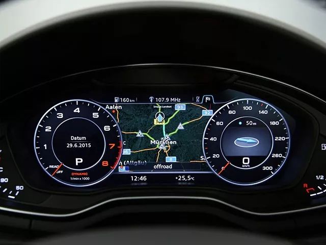 业内首创的"虚拟驾驶舱"全液晶仪表堪称惊艳,功能性与清晰度都是当仁