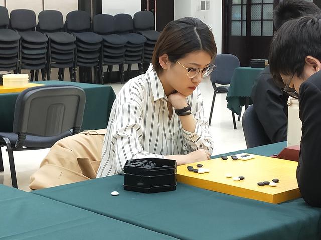 倡棋杯首轮柯洁击败於之莹 许皓鋐爆冷胜出