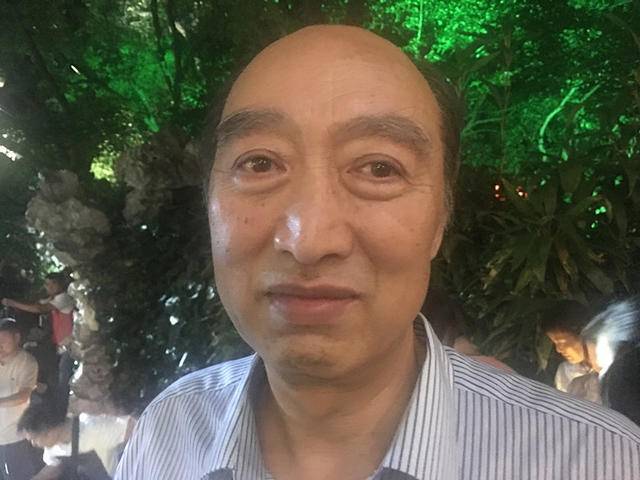 视频朱自清嫡孙深情朗诵祖父名篇荷塘月色晚清第一园何