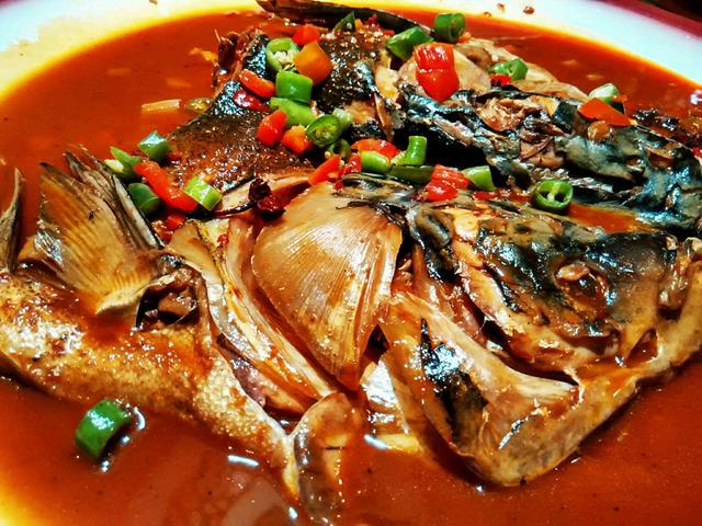 教你制作鲜美可口的鲢鱼,瞬间迷倒一帮人,现在学还来得及