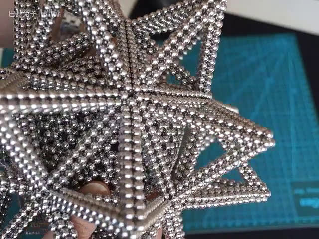 1_巴基球作品展示发一段以前做的巴克球作品二十面体框架悬浮磁球