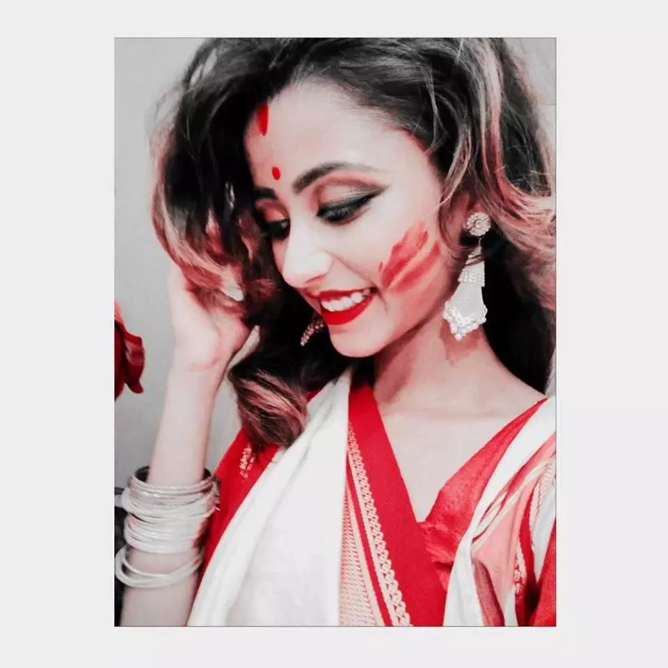 凭一组偷拍照爆火,这个神仙颜值的印度小姐姐,一夜圈粉无数!