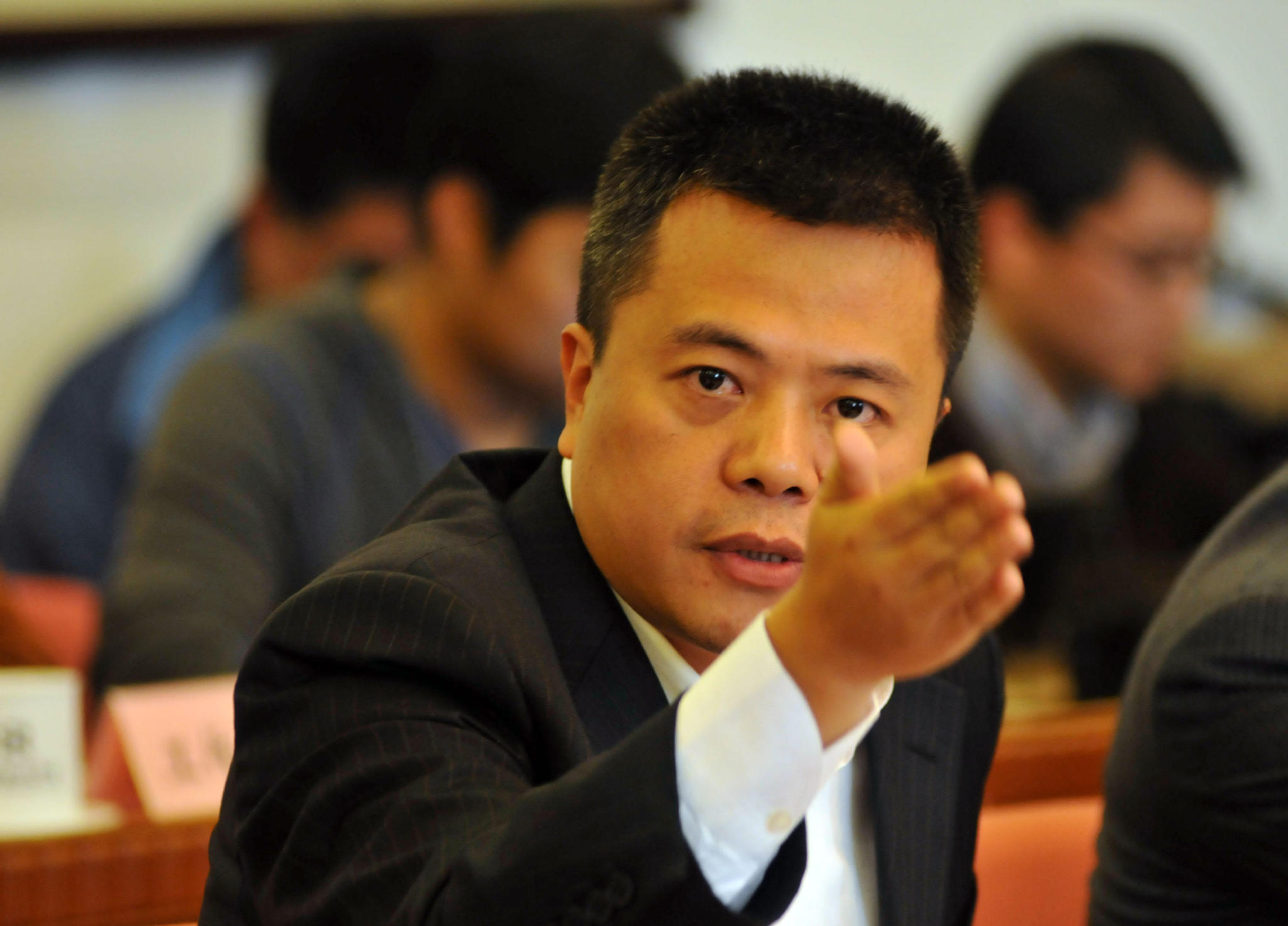 只因一款游戏他31岁问鼎中国首富如今退隐痴迷脑研究