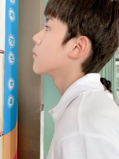 身高一米八的13岁男孩