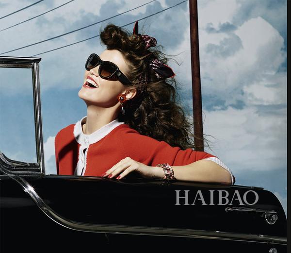 2018秋冬眼镜系列广告大片 图片延伸阅读:眼镜chanel广告大片2018秋冬