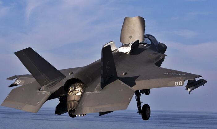 F35B战机阿拉伯海起降训练 尾喷结构一览无余