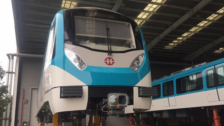 记者1月9日从杭州市地铁集团了解到,杭州地铁5号线首批ah型新列车已于