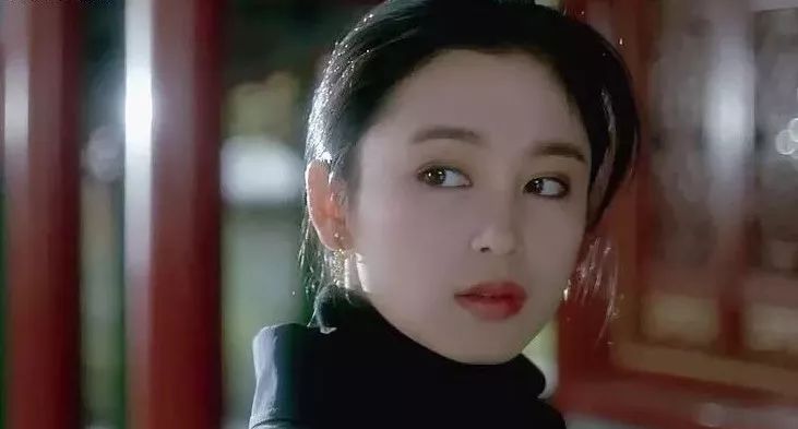 正文                                  面如满月,温婉可人,她的美