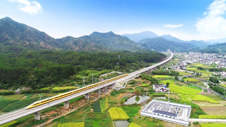 杭黄铁路开始卖票啦 首趟车二等座七分钟卖光!