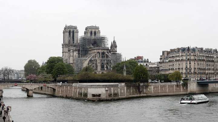  图说：被烧毁的巴黎圣母院 