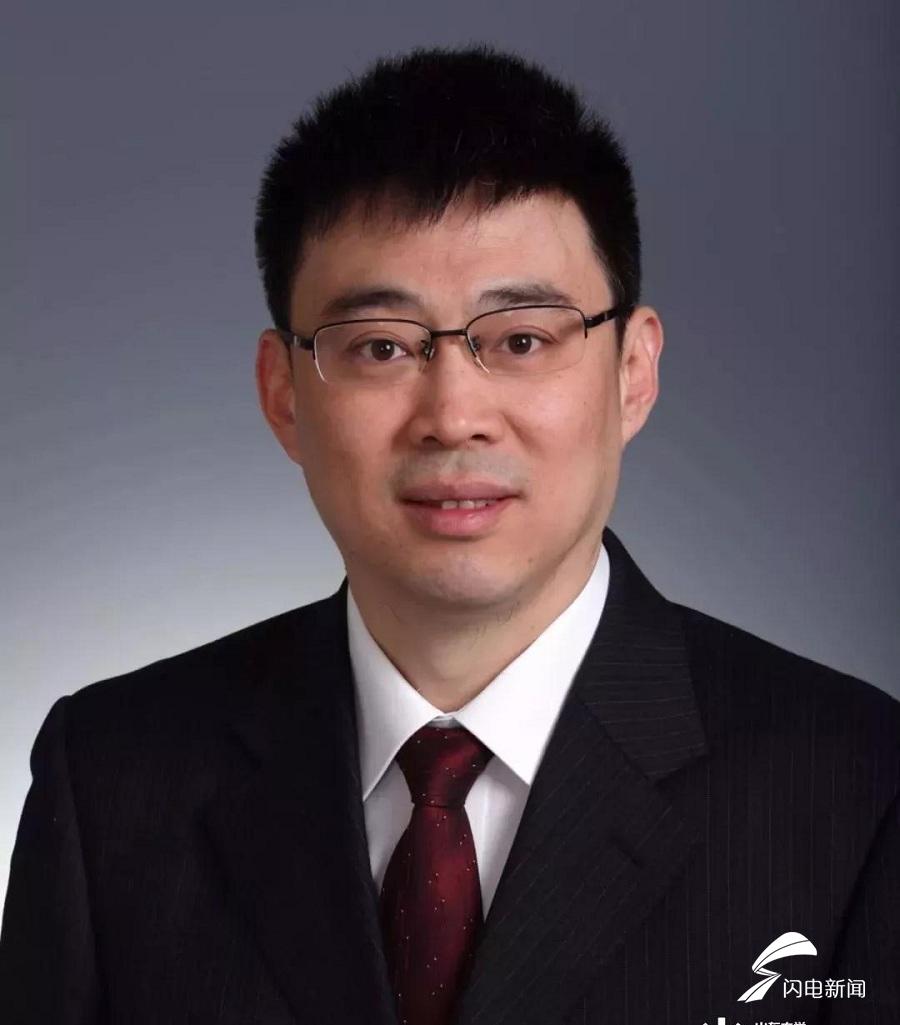山东大学吴臻教授获得第十七届陈省身数学奖