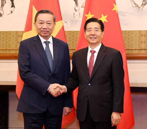 郭声琨会见越共中央政治局委员越南公安部部长苏林