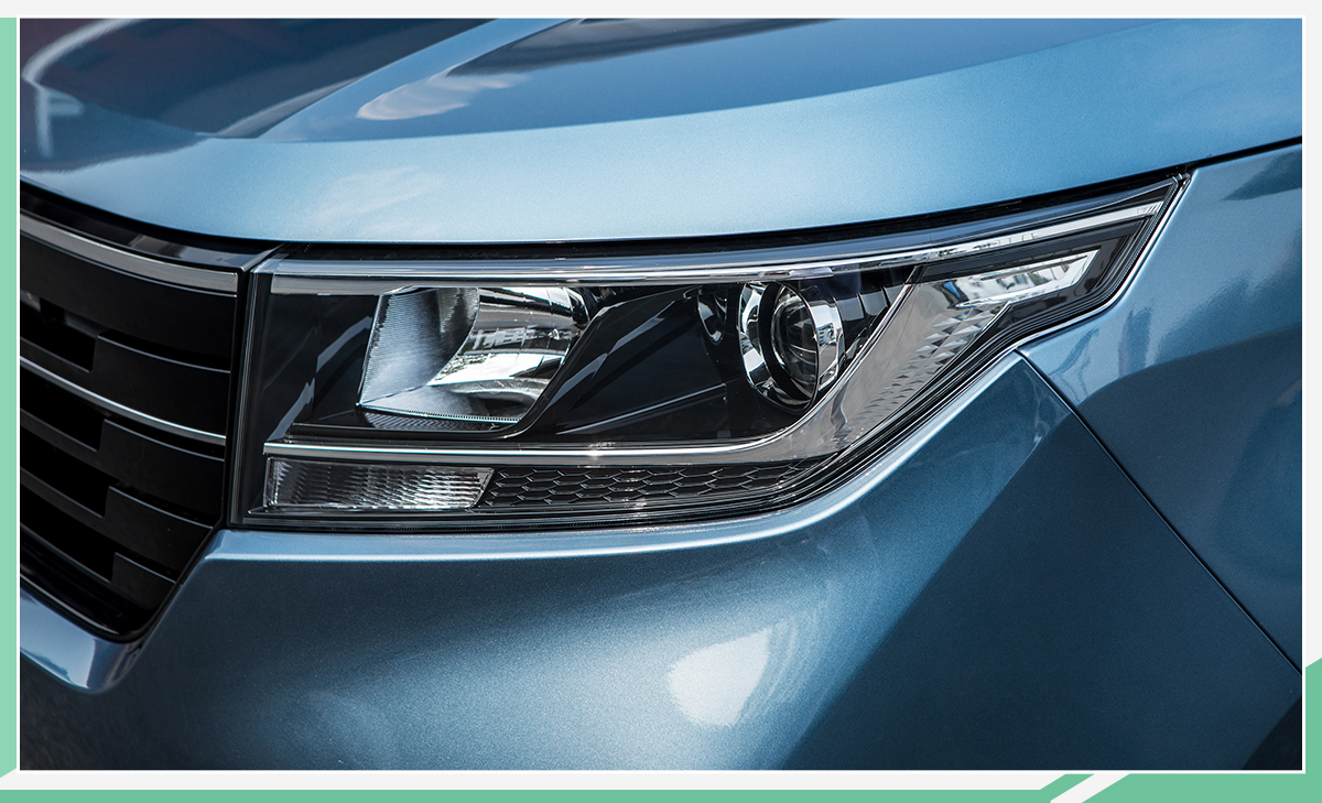 五菱宏光PLUS实车曝光 尺寸全面加大/于10月上市