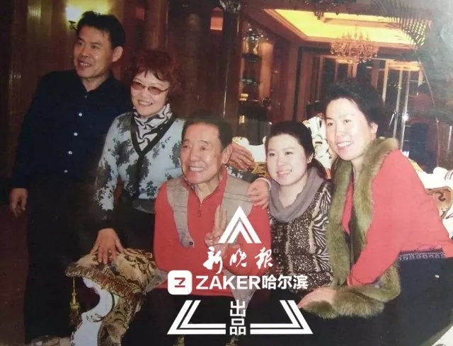 单田芳兄妹8人有7个妹妹家族中无人继承评书事业