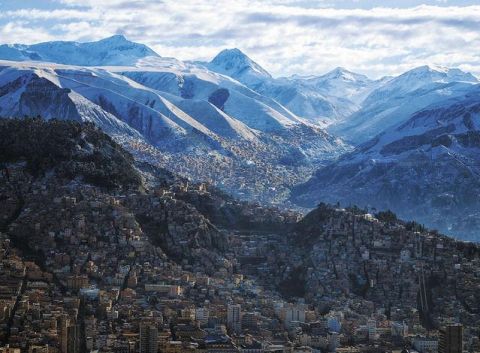 全球最高机场:飞机都"喘不上气" 跑道加长千米才能正常起飞|拉巴斯