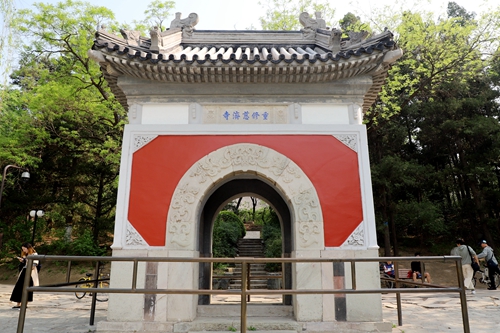 基建人踏实奋斗在自己的岗位上,以对北大建筑诚挚的热爱倾注建造心血