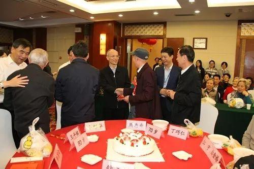 奖"获得者名单:一支部:徐影清 邹国荣 翁琼华 黄辉 江宁二支部:李佩佑