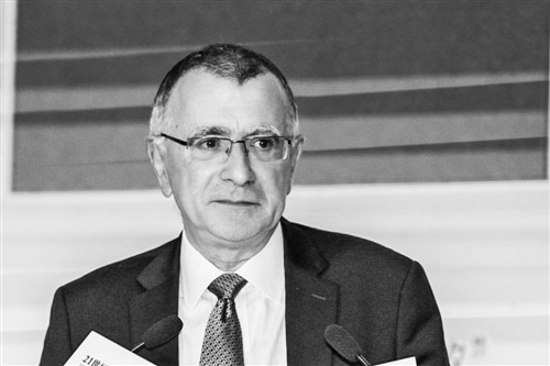 本报记者 和佳 北京报道12月14日,欧盟驻华大使郁白(nicolas chapuis)