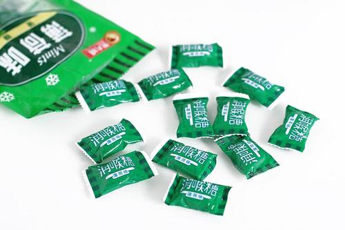 00后嫌弃,90后吐槽,80后躲避的糖果,没吃吐的,那是神吧