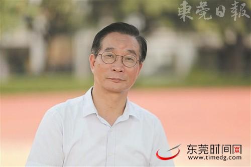 袁崇焕中学校长吕文彬理想在试验田上开花结果