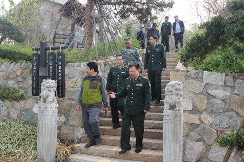 原创连云港警备区政委缪毅检查调研秦山岛海防建设