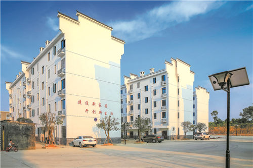 东安县白牙市镇工业园易地扶贫搬迁集中安置小区见闻