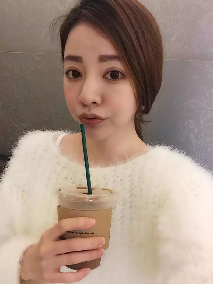 而这一家中最小的那位妹妹,是下面这位今年38岁的sharon hsu(许维恩)