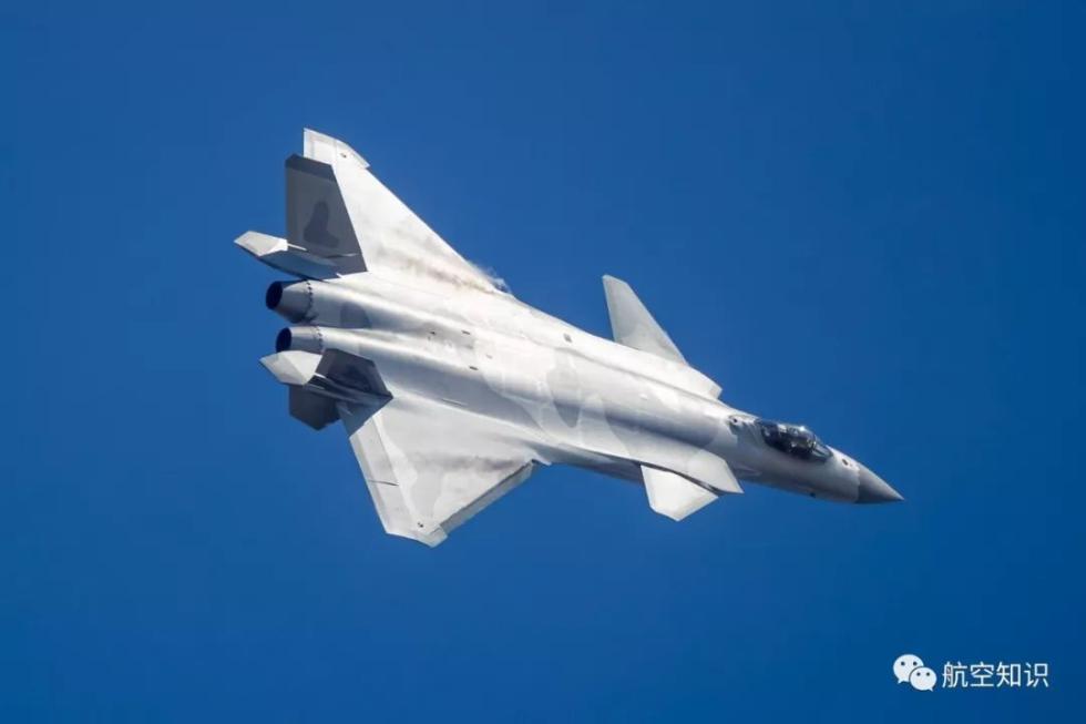 高清美图燃爆了多机开花眼镜蛇机动歼20炫酷登场