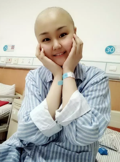 21岁女大学生患癌4年曾放弃治疗如今手绘抗癌日记鼓励病友