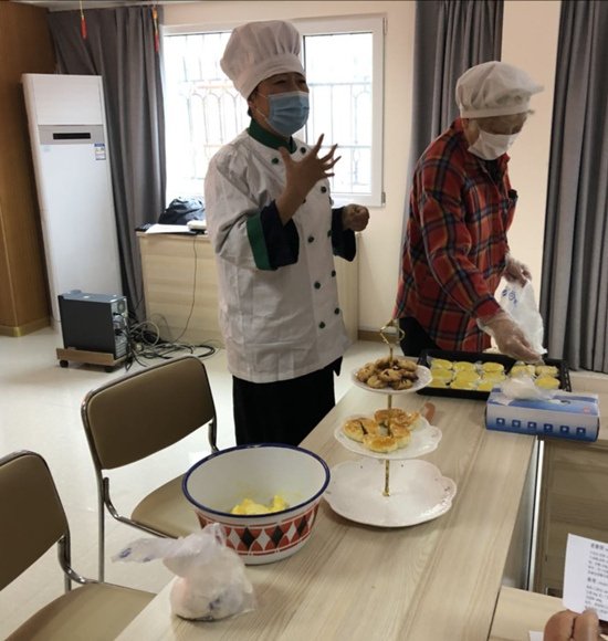 爱在母亲节:青岛市北区四方街道开展关爱退休母亲爱心公益活动