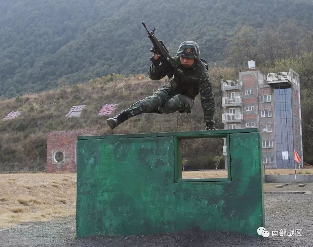 大理州武警支队图片