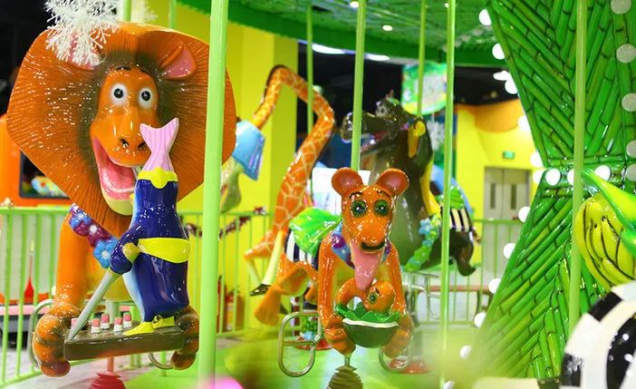 以下为自费项日介绍室内儿童沙池新天地宝爸宝妈爱心陪伴成长乐园此外