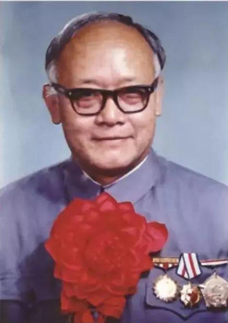 致敬!医学伉俪时隔10余年后用这种方式“重逢”休闲区蓝鸢梦想 - Www.slyday.coM 致敬!医学伉俪时隔10余年后用这种方式“重逢”休闲区蓝鸢梦想 - Www.slyday.coM