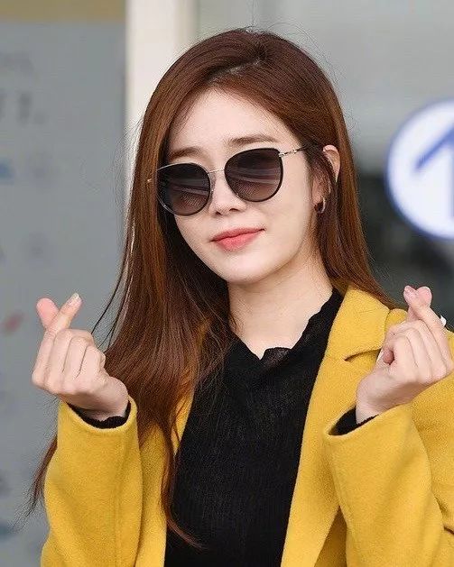 人间花仙子iu蓝发回归你准备好尝试入秋新发色了吗