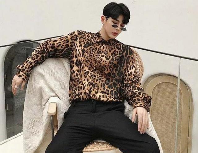 爱豹纹的不只有大妈男生才是豹纹忠实粉跳野狼迪斯科必备