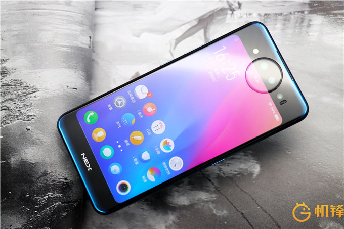 盘点2018年手机创新设计 谁将引领未来?