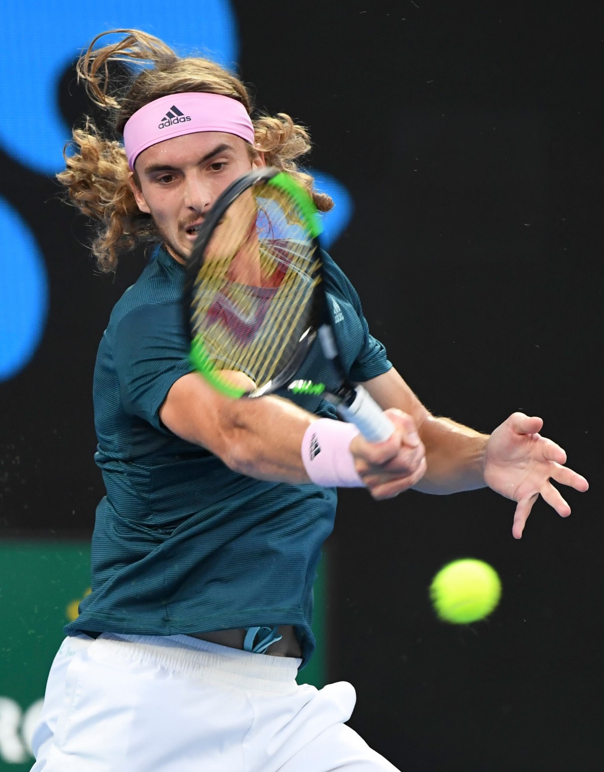 蒂姆对阵西西帕斯单反球员间的决斗